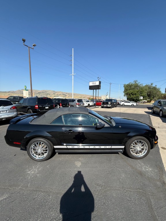 2005 Ford Mustang Image 3