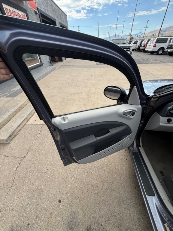 2007 Chrysler PT Cruiser Image 10
