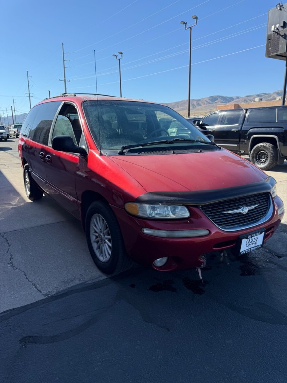 2000 Chrysler Town & Country Image 3