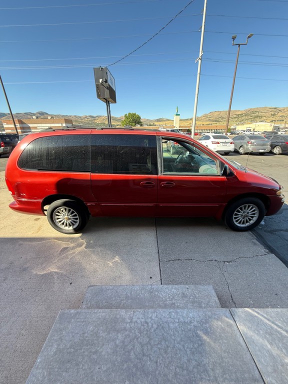 2000 Chrysler Town & Country Image 4