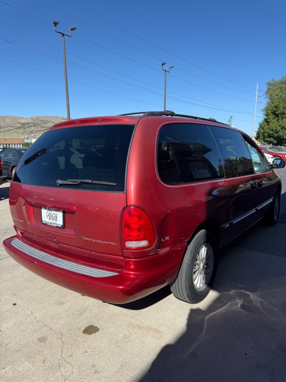 2000 Chrysler Town & Country Image 5