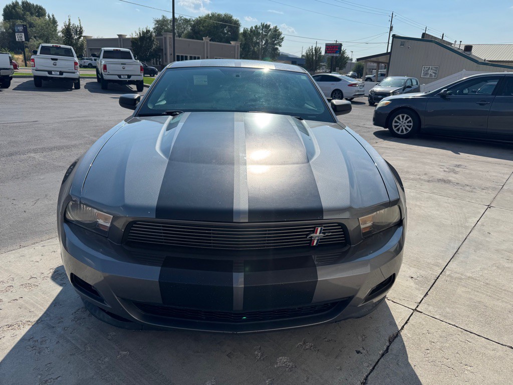 2011 Ford Mustang Image 2