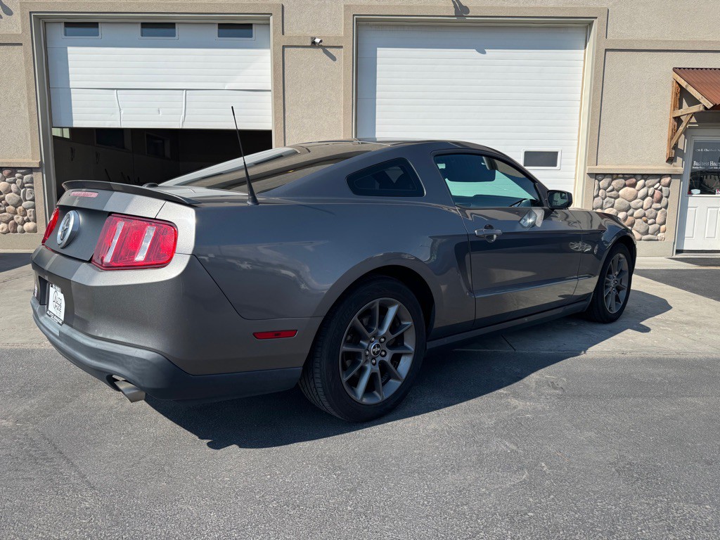 2011 Ford Mustang Image 4