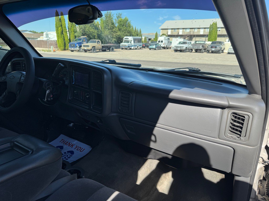 2005 Chevrolet Silverado 1500 Image 11