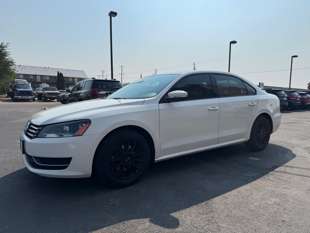 2014 Volkswagen Passat Image 1