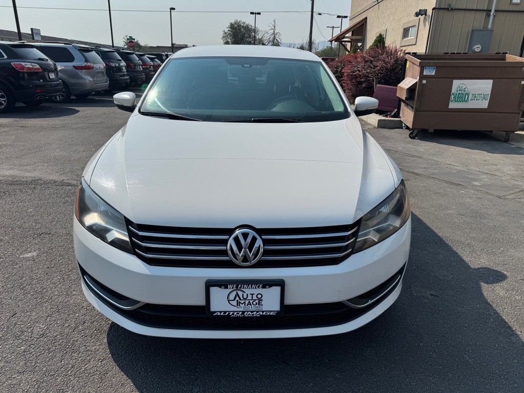 2014 Volkswagen Passat Image 2