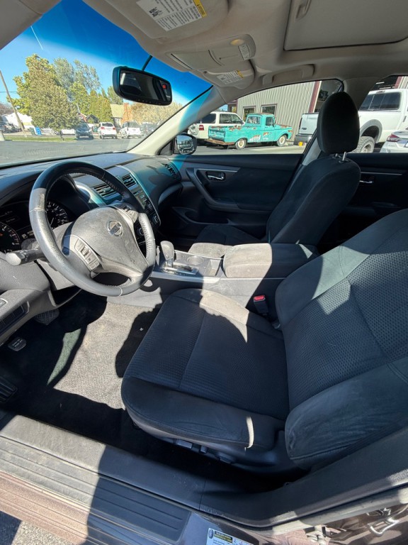 2015 Nissan Altima Image 10