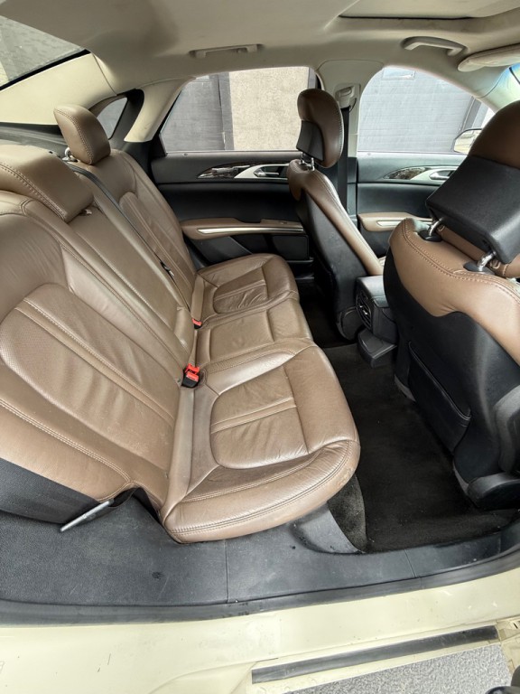 2016 Lincoln MKZ Image 10