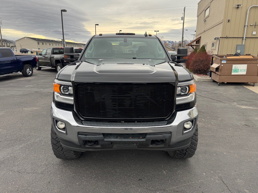 2016 GMC Sierra Image 2