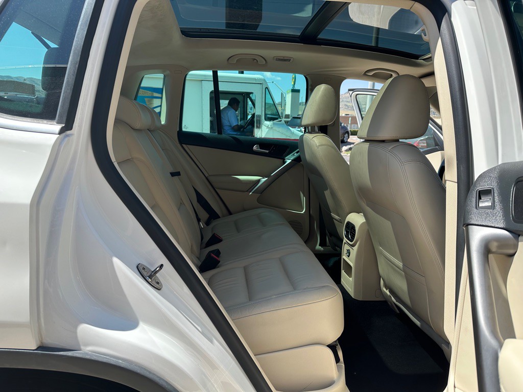 2010 Volkswagen Tiguan Image 10