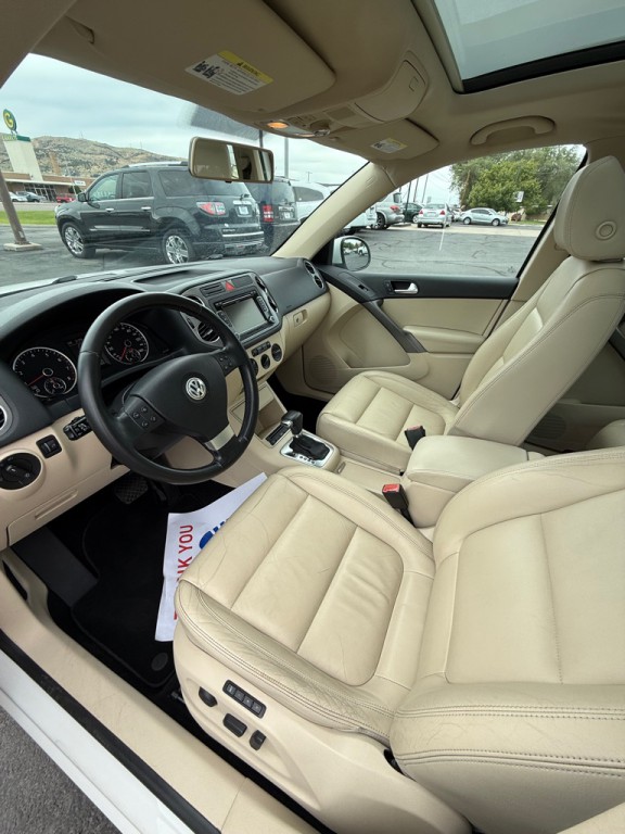 2010 Volkswagen Tiguan Image 24