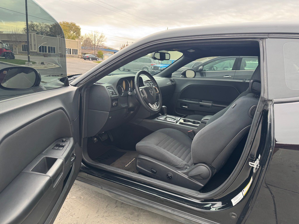 2012 Dodge Challenger Image 7