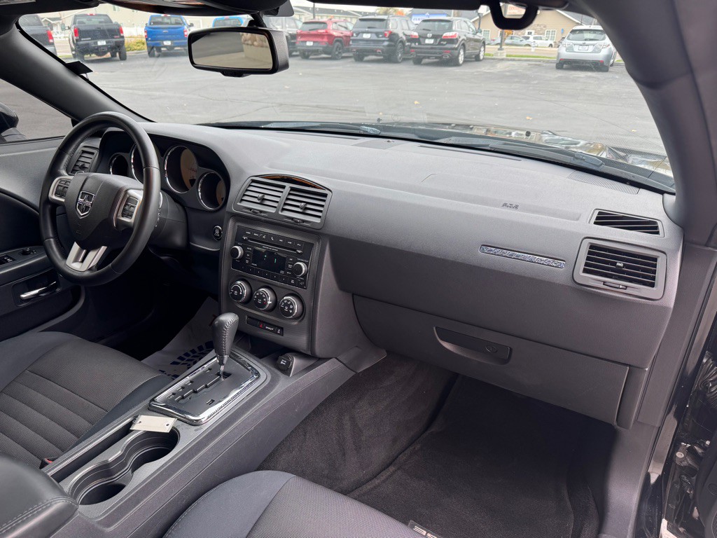 2012 Dodge Challenger Image 11