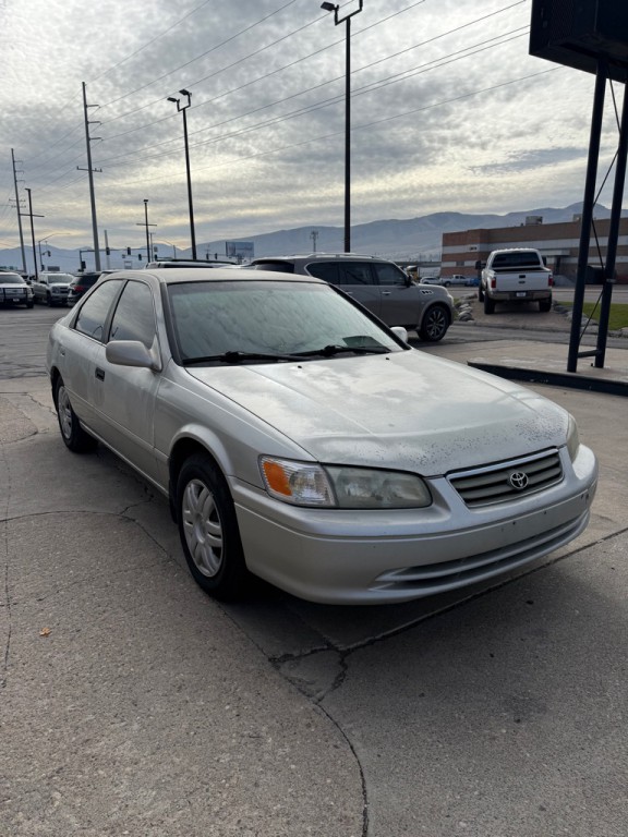 2001 Toyota Camry Image 1
