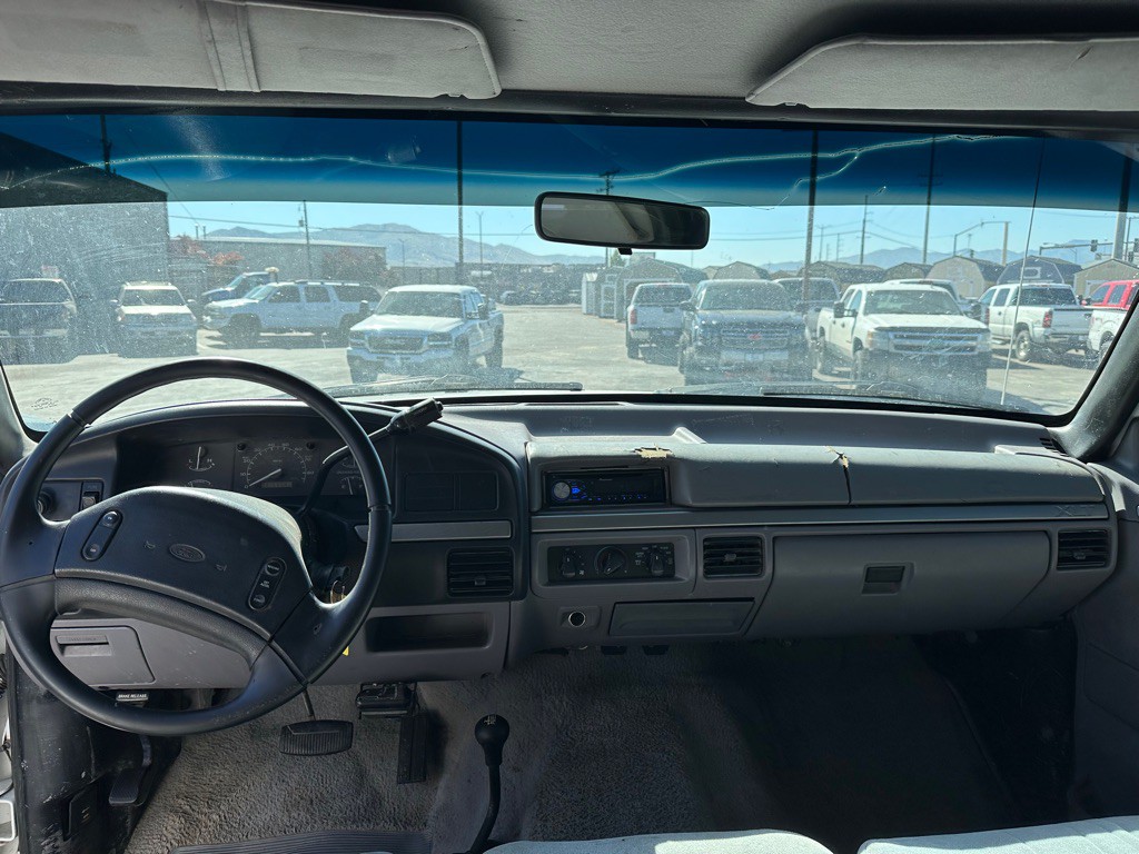 1995 Ford F-350 Image 10