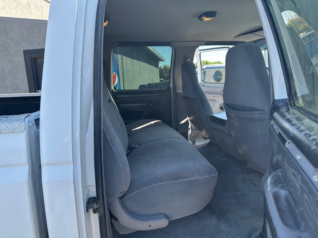 1995 Ford F-350 Image 11