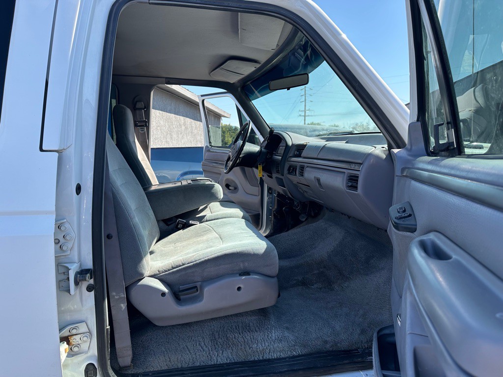 1995 Ford F-350 Image 12