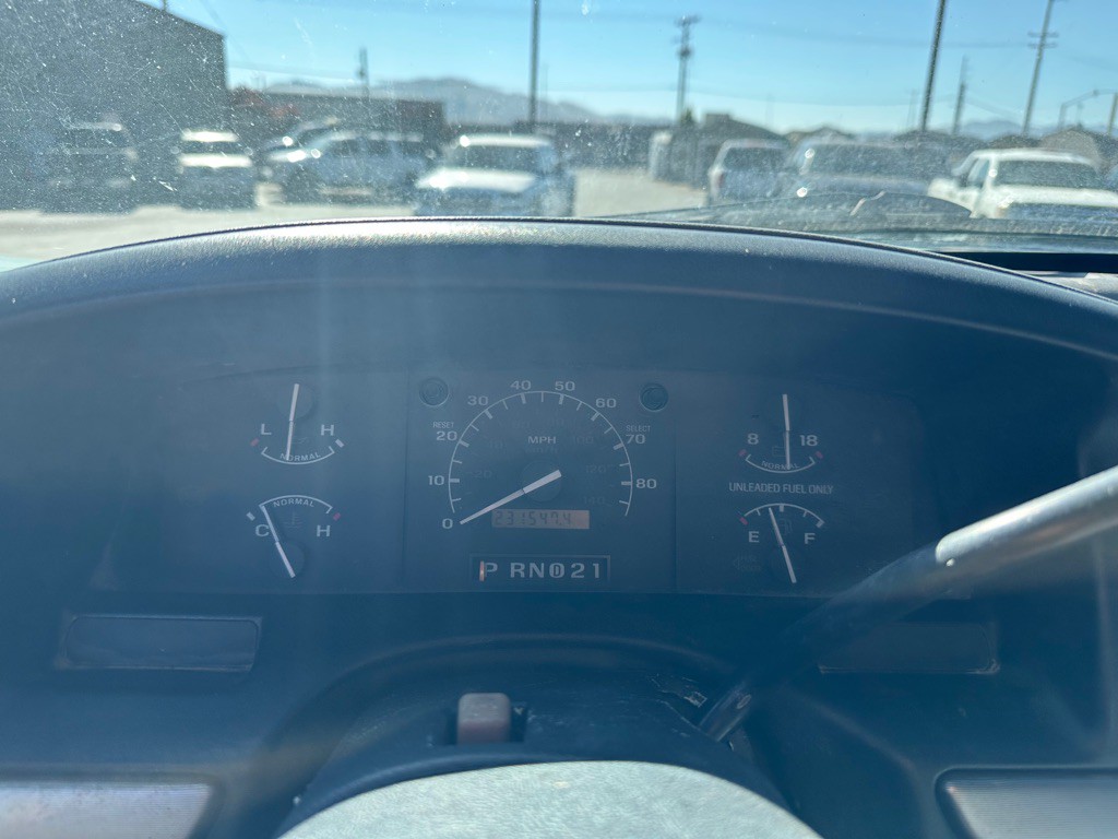 1995 Ford F-350 Image 13