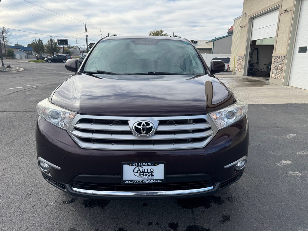 2013 Toyota Highlander Image 2