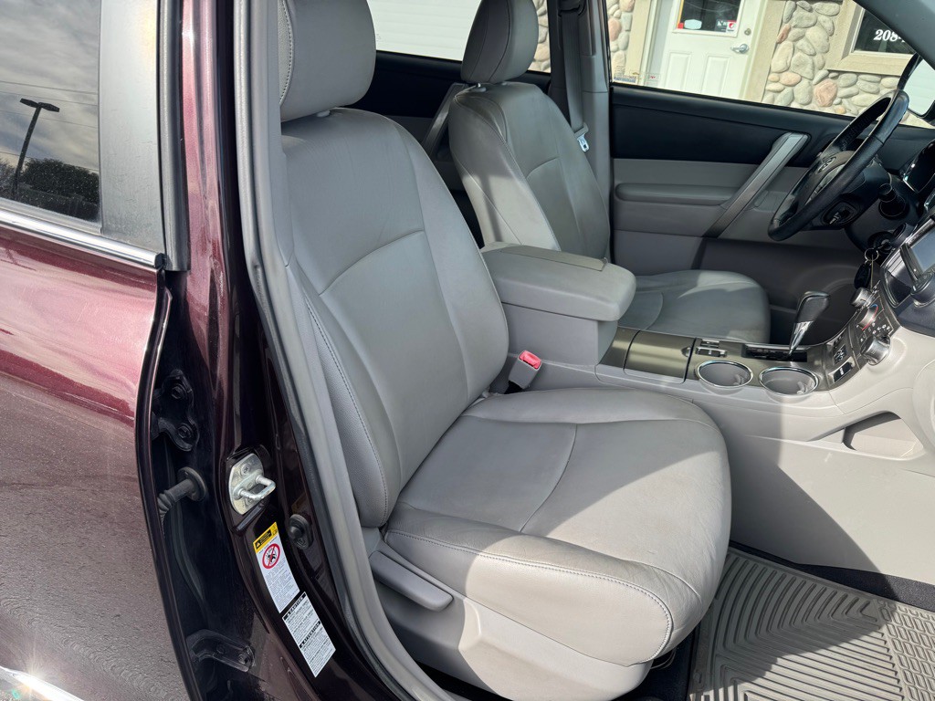 2013 Toyota Highlander Image 12