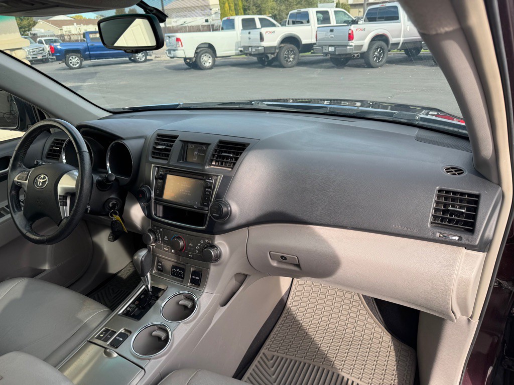 2013 Toyota Highlander Image 14