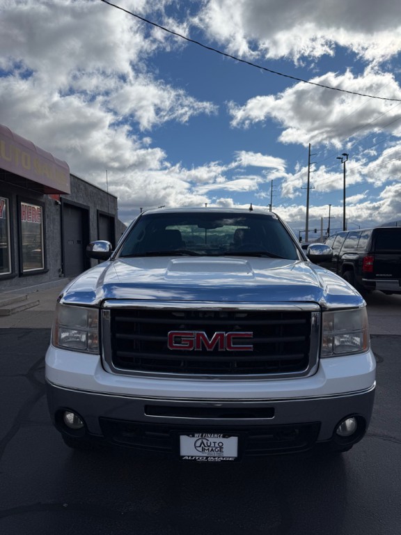 2010 GMC Sierra Image 2