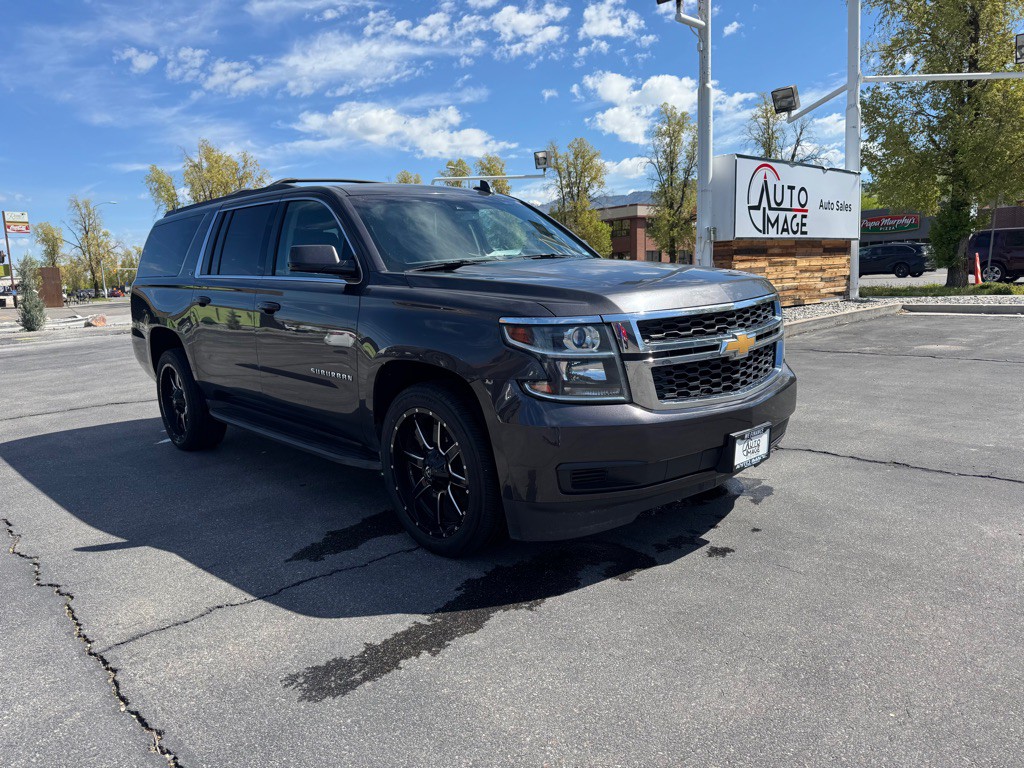 2016 Chevrolet Suburban Image 3