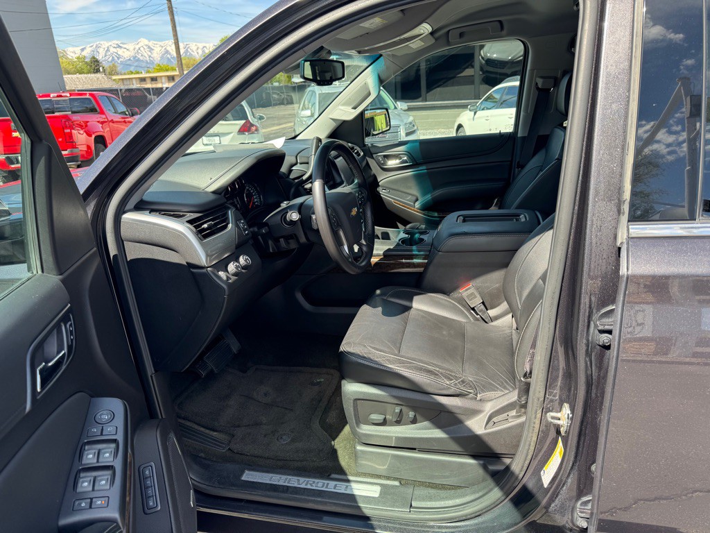 2016 Chevrolet Suburban Image 8
