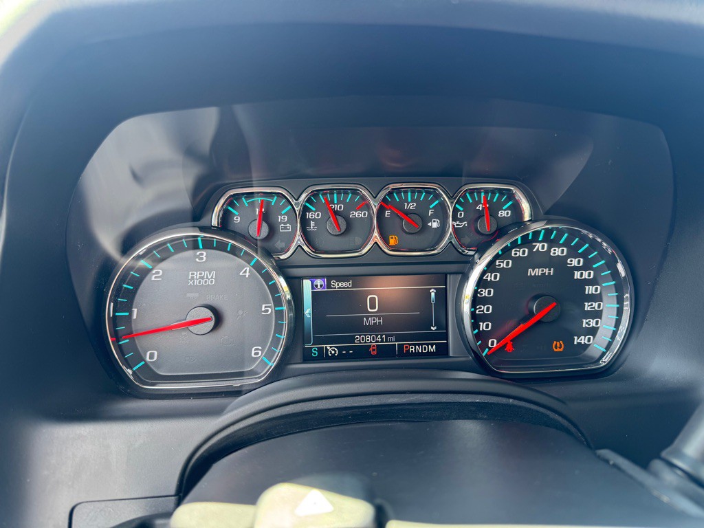 2016 Chevrolet Suburban Image 10