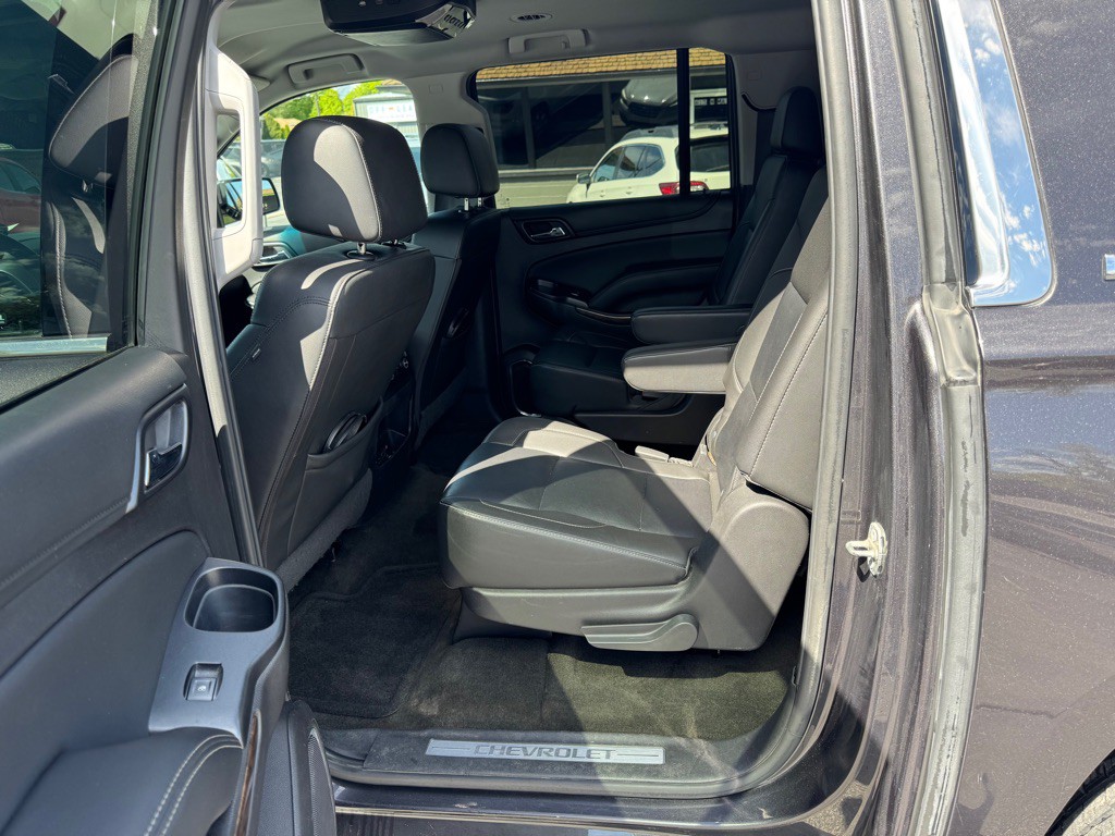 2016 Chevrolet Suburban Image 13