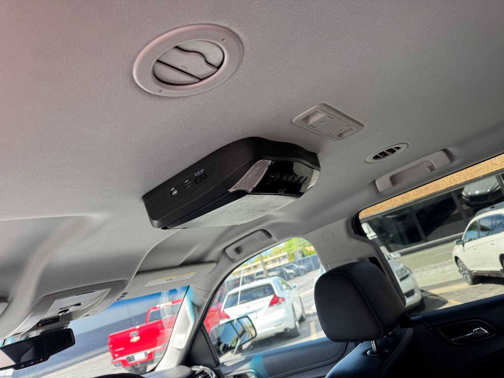 2016 Chevrolet Suburban Image 14