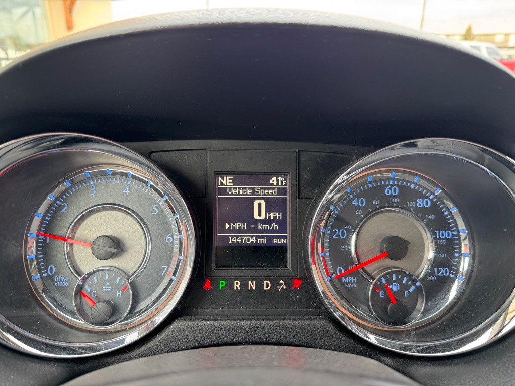 2015 Chrysler Town & Country Image 10