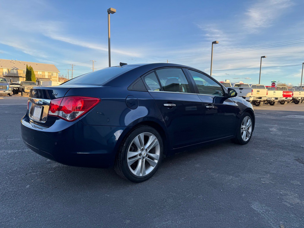 2011 Chevrolet Cruze Image 3