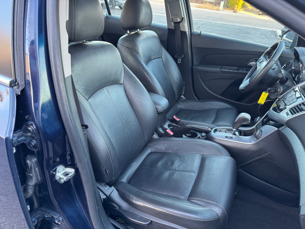 2011 Chevrolet Cruze Image 12