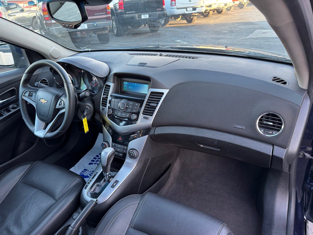 2011 Chevrolet Cruze Image 13