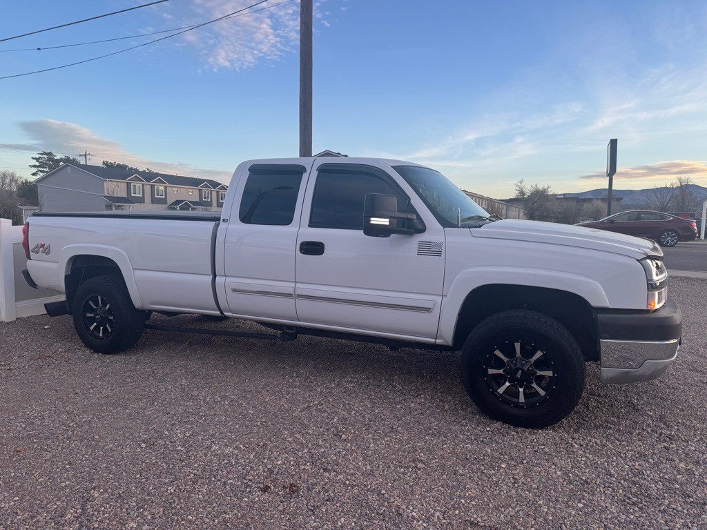 2003 Chevrolet Silverado 1500 Image 3