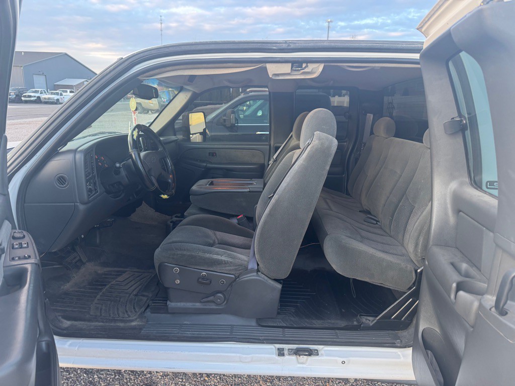 2003 Chevrolet Silverado 1500 Image 10
