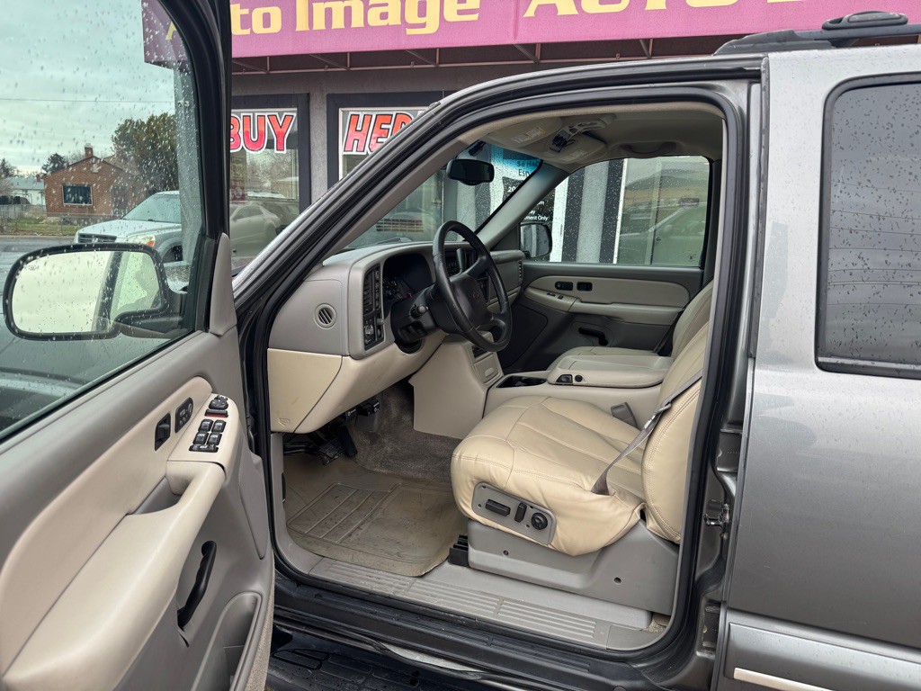 2001 Chevrolet Suburban Image 7