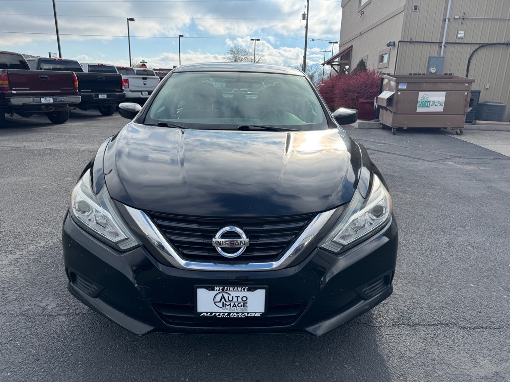 2017 Nissan Altima Image 2