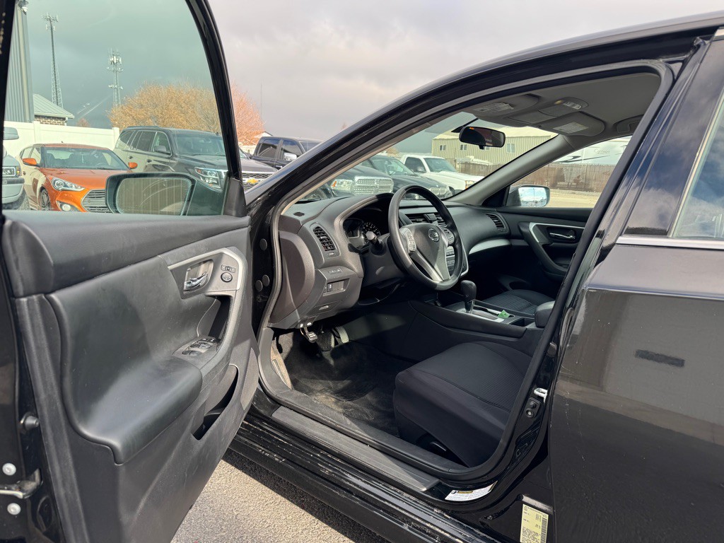 2017 Nissan Altima Image 7