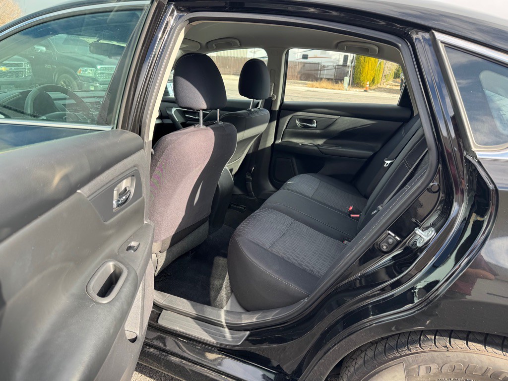 2017 Nissan Altima Image 8