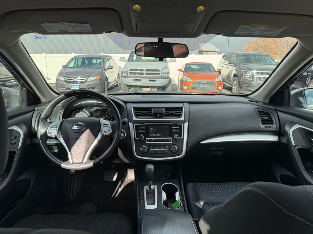 2017 Nissan Altima Image 9