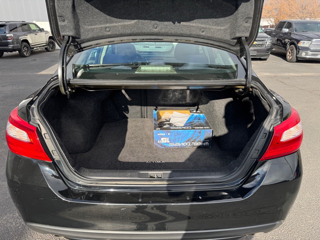 2017 Nissan Altima Image 14
