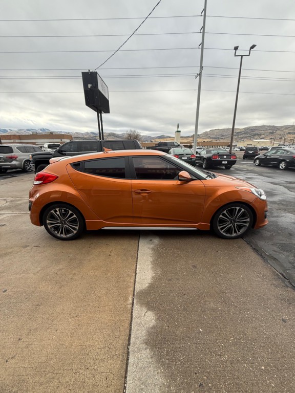 2016 Hyundai Veloster Image 4