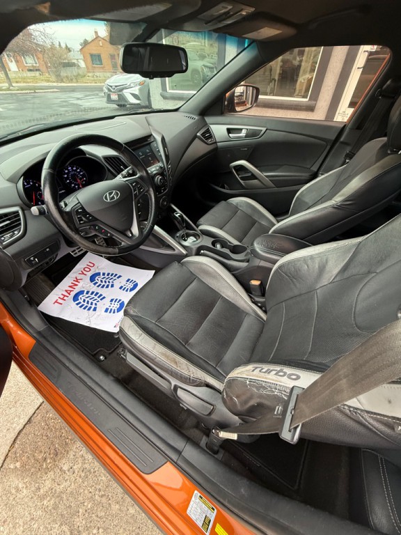 2016 Hyundai Veloster Image 11