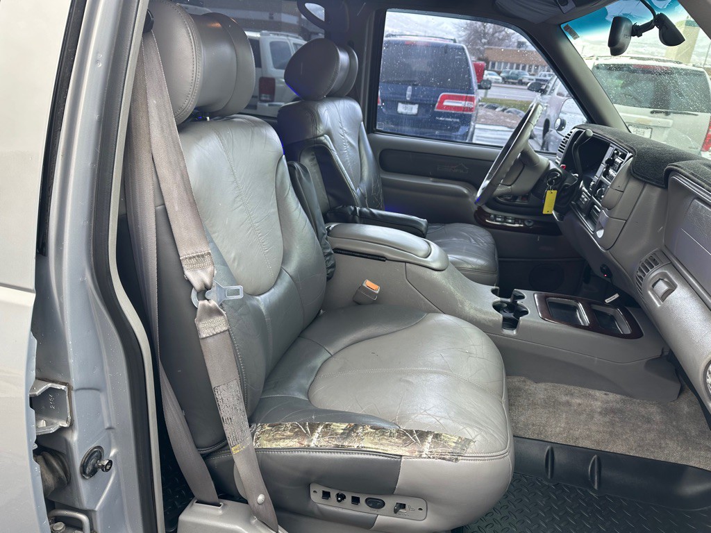 1999 GMC Yukon Image 12