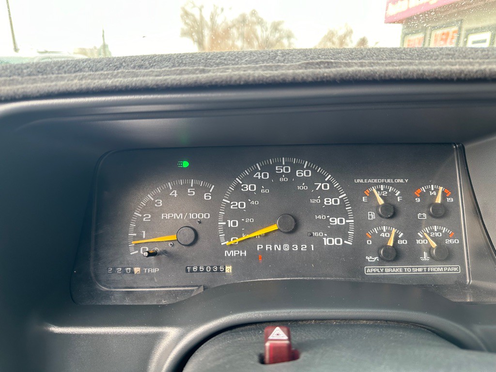 1999 GMC Yukon Image 24