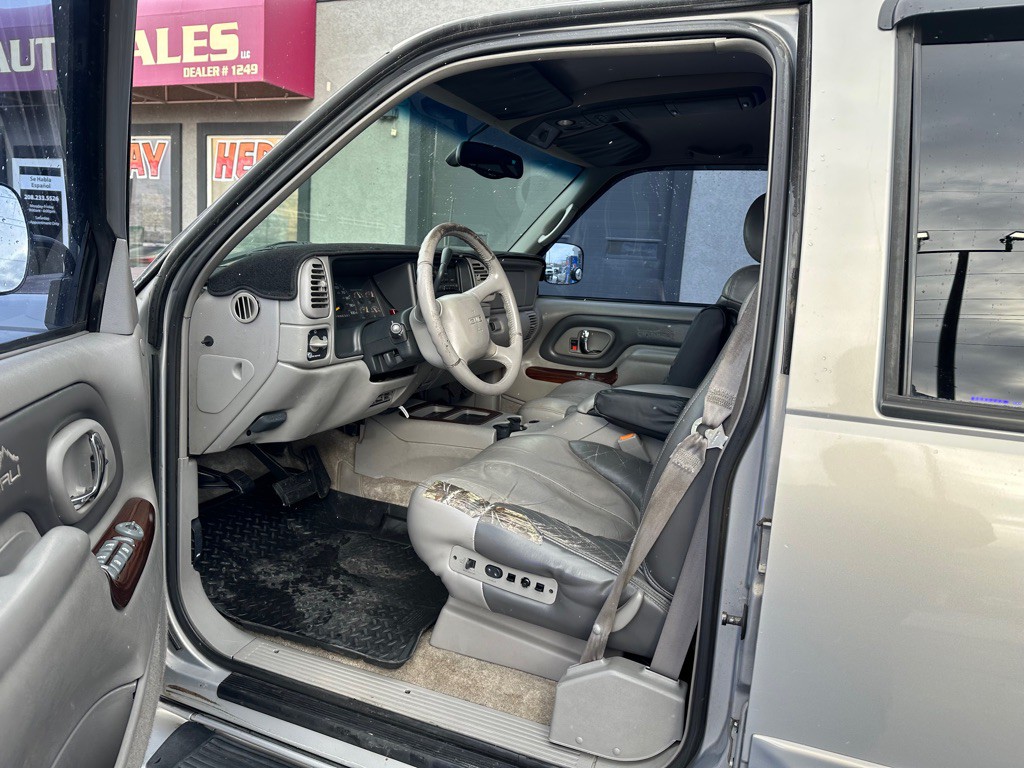 1999 GMC Yukon Image 35