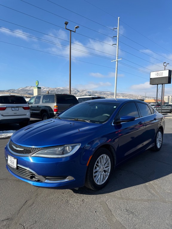 2015 Chrysler 200 Image 2