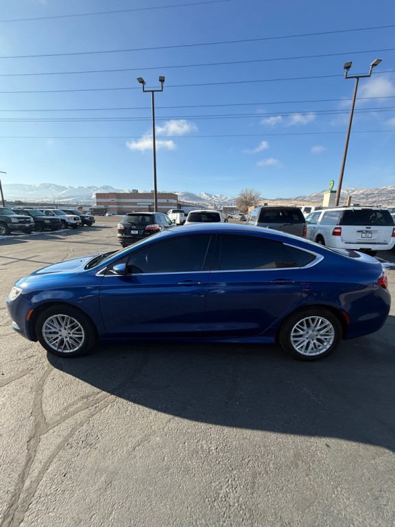 2015 Chrysler 200 Image 5